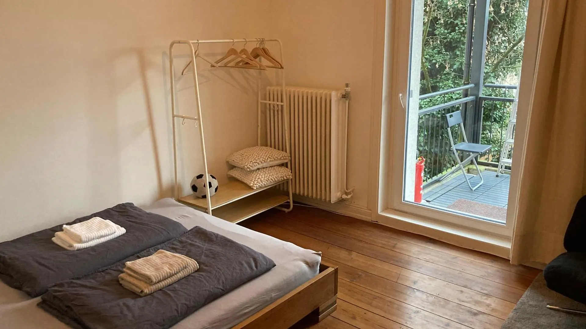 Zentrales Zimmer Mit Eigenem Balkon Αμβούργο